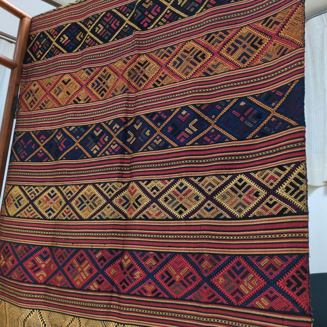 レア希少品「ラオス　浮き織り」特大「壁掛け布」「飾り布」「タペストリー」「浮織」