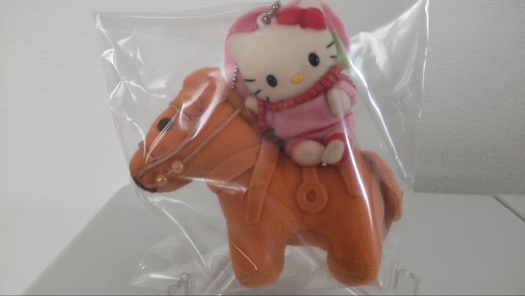 ご当地キティ　宮崎限定　はにわキティ