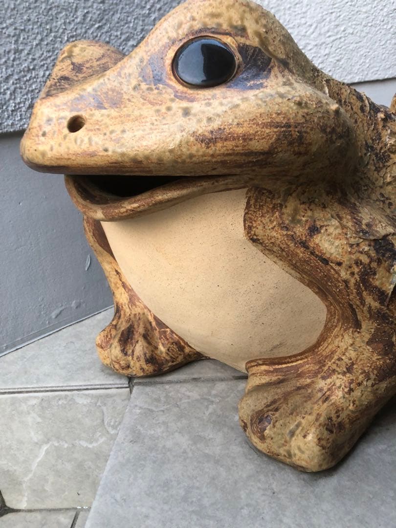 カエルの置き物　かえるの親子　　　　　大きな蛙　縁起物　オブジェ　特大