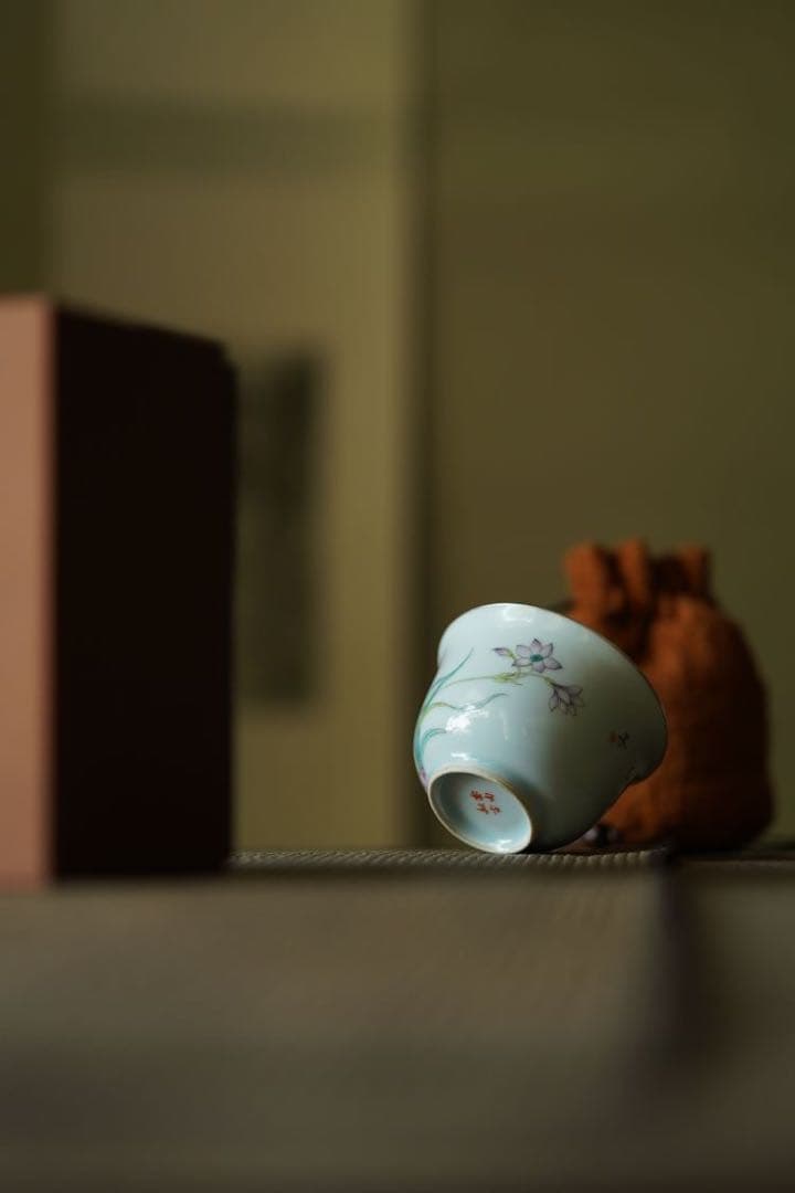 湯呑み、茶碗/茶器（単品）陶磁器(セラミック製) と銀製　手描き　雲由山坊｜水仙