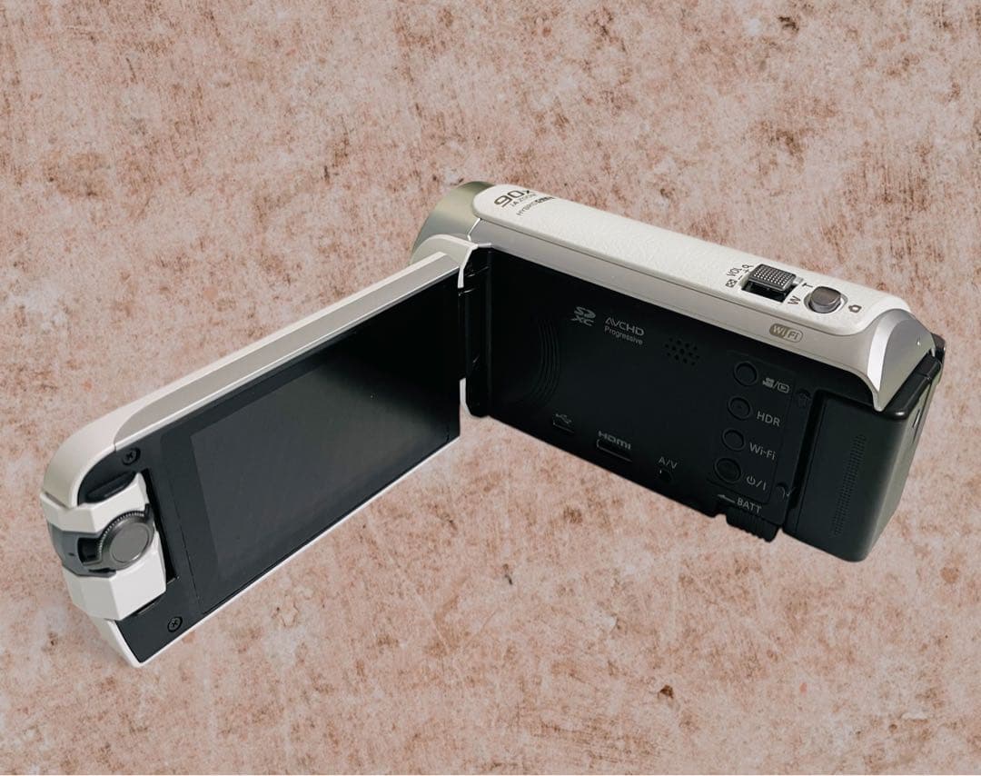 （美品）Panasonic HC-W590M ビデオカメラ ホワイト色