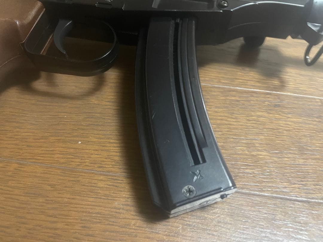 東京マルイ 　V-61 スコーピオン 予備マガジン付き　エアコキ