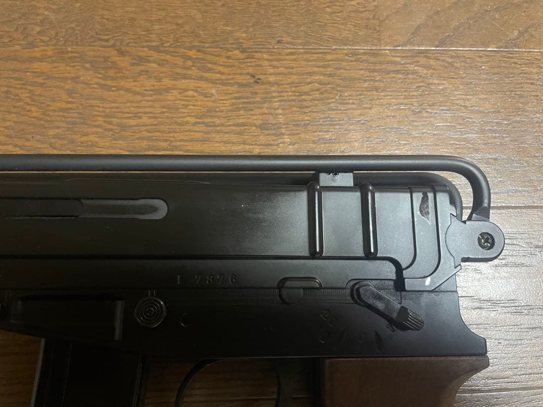 東京マルイ 　V-61 スコーピオン 予備マガジン付き　エアコキ