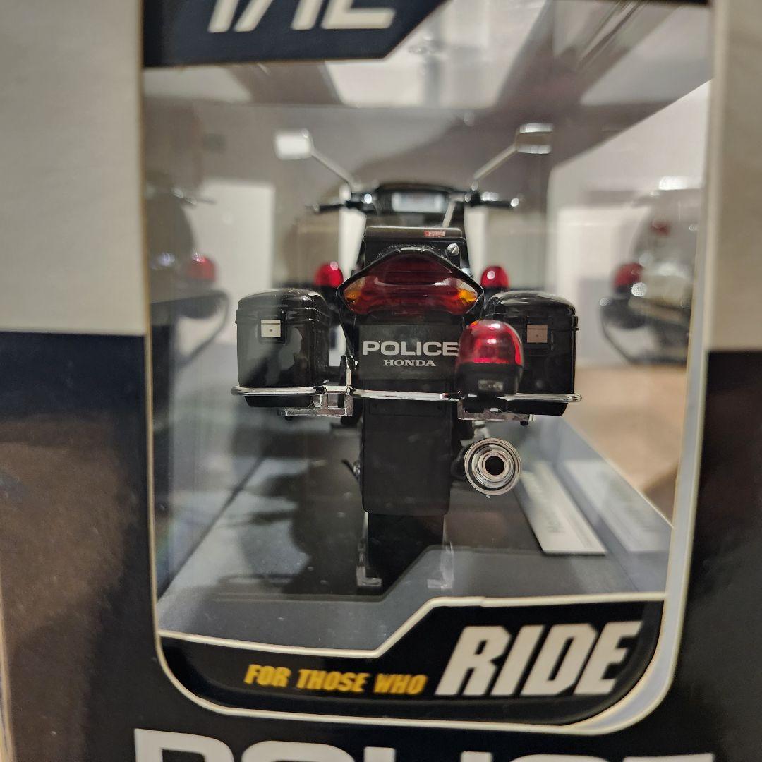 黒バイHonda VFR800P 黒豹ペイントガン車