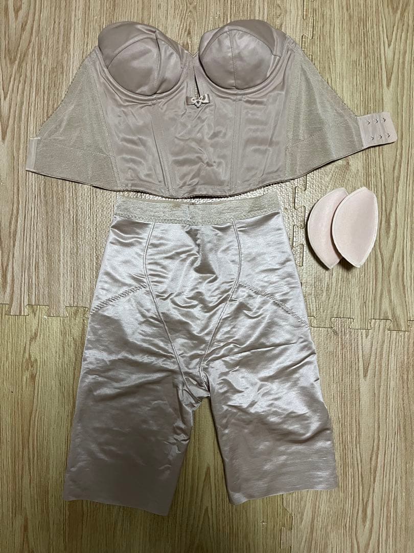 THE TREAT DRESSINGブライダルインナーC65 ビスチェ・ガードル