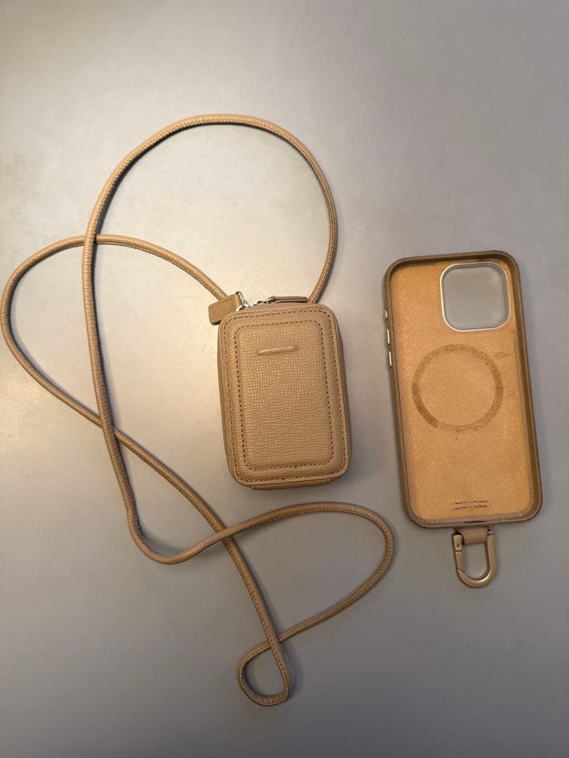 objects.io ケース・ストラップ付きマイクロバッグ　15 PRO MAX