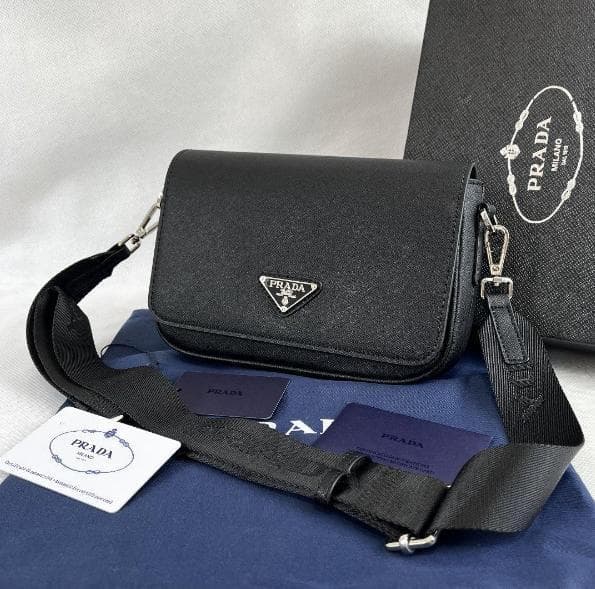 極美品 ブラック ショルダーバッグ 小銭入れ付き