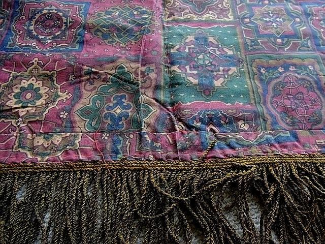 ★S0812★四方80㎝ 古い刺繍布　魔除布　ナイン・シャーマン アンティーク