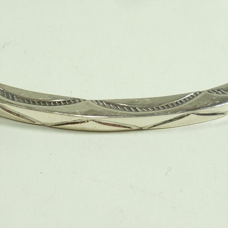 Navajo Elaine Tahe 3面スタンプ ワークバングル Ⅱ