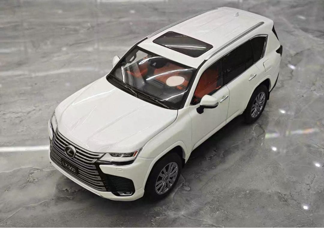 新発売 LCD 1/18 レクサス LX600 SUV 全開閉 金属製 ミニカー