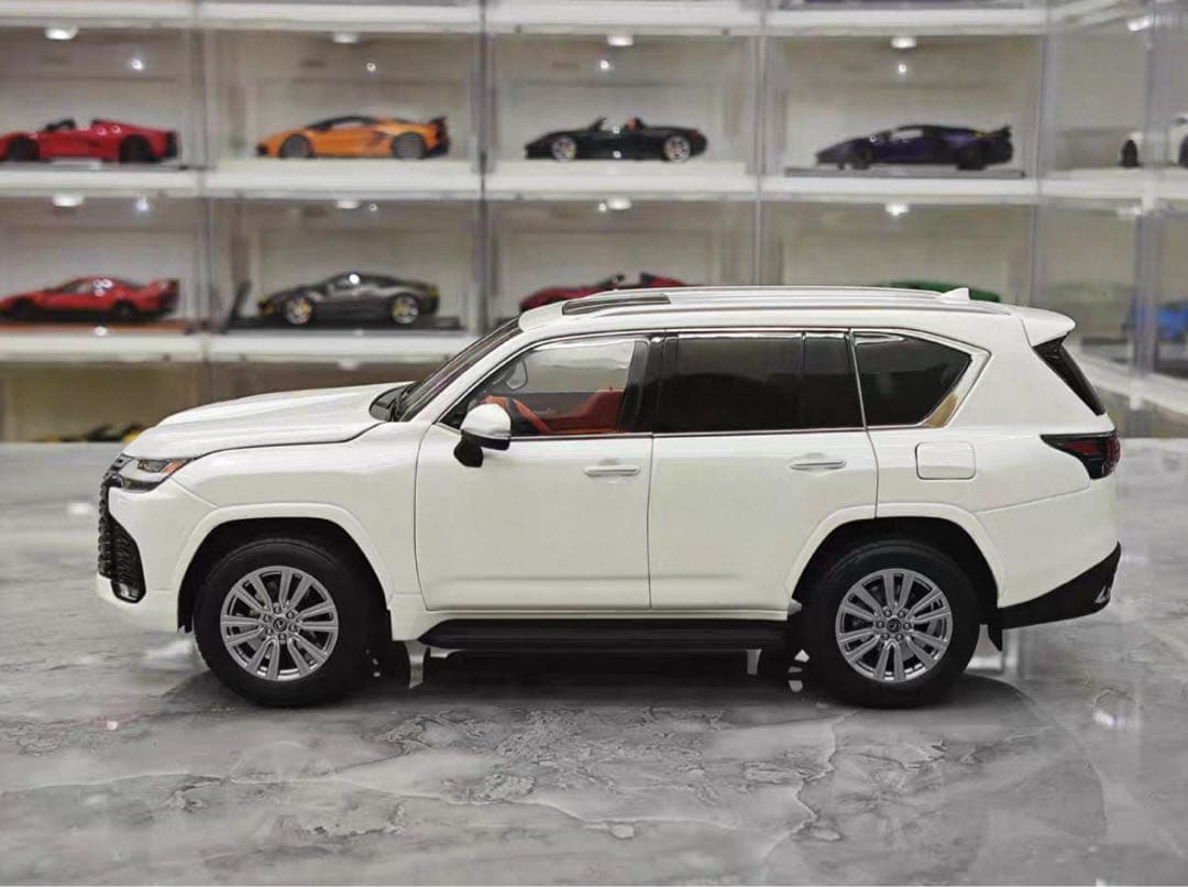 新発売 LCD 1/18 レクサス LX600 SUV 全開閉 金属製 ミニカー