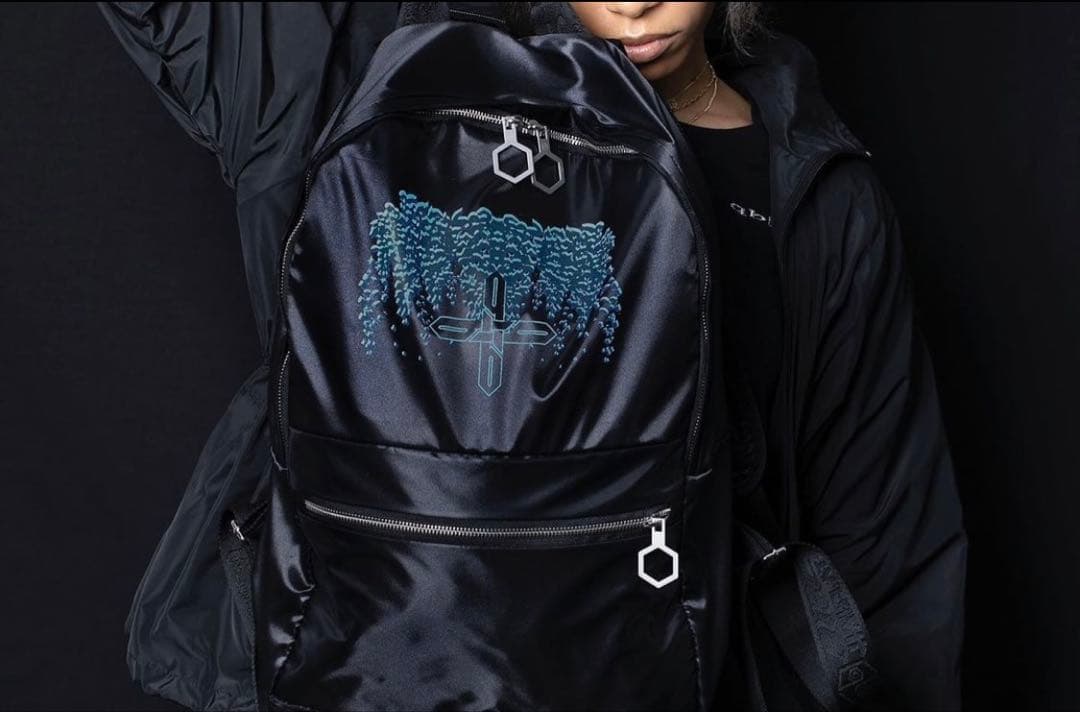 女王蜂　リュック　バックパック