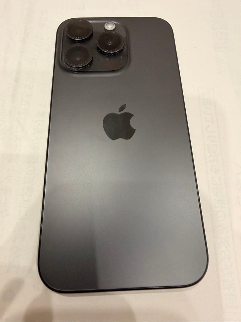 美品iPhone15Pro ブラックチタニウム256GB本体 カバー フィルム付