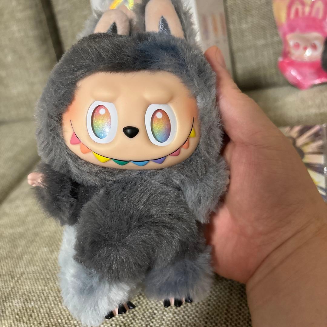 labubu ラブブ　シークレットカラー