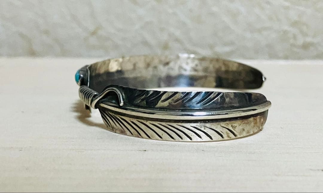 ナバホ族　シルバーバングル　ターコイズ　フェザーモチーフ　スターリングシルバー
