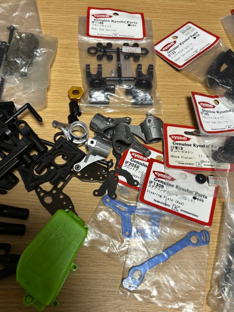 こ*う様 京商 1/8 インファーノ neo 3.0 シャーシ パーツ付き、 ジ