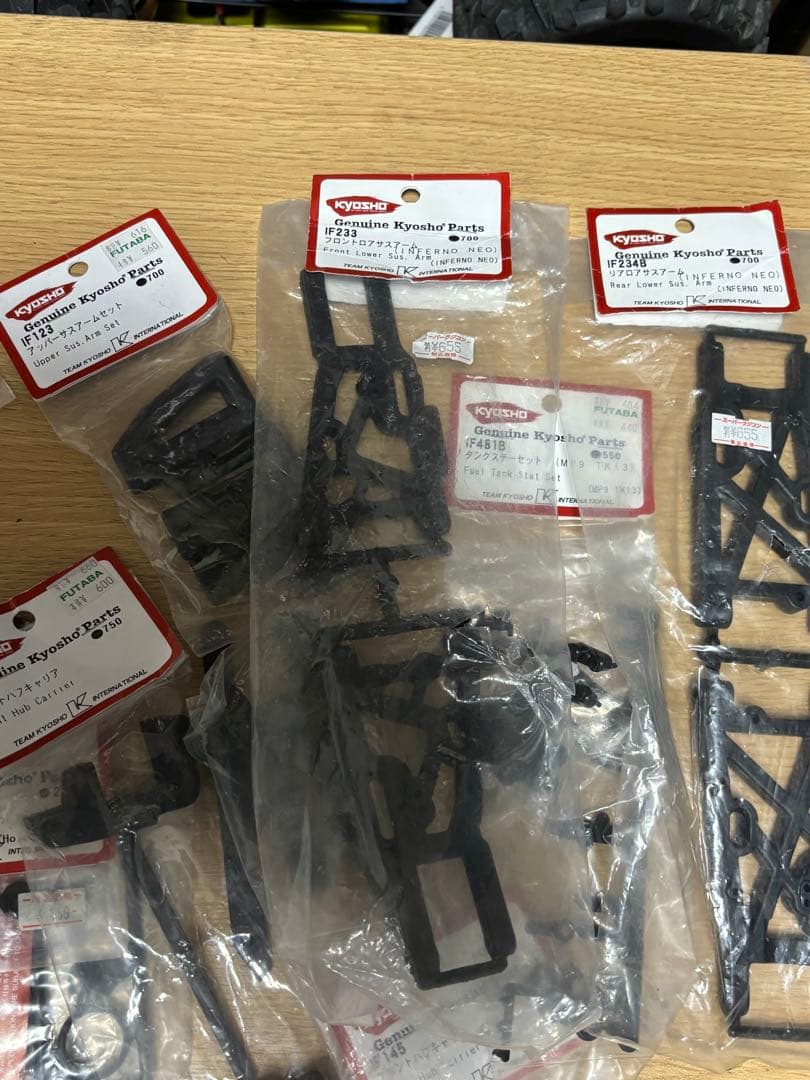 こ*う様 京商 1/8 インファーノ neo 3.0 シャーシ パーツ付き、 ジ