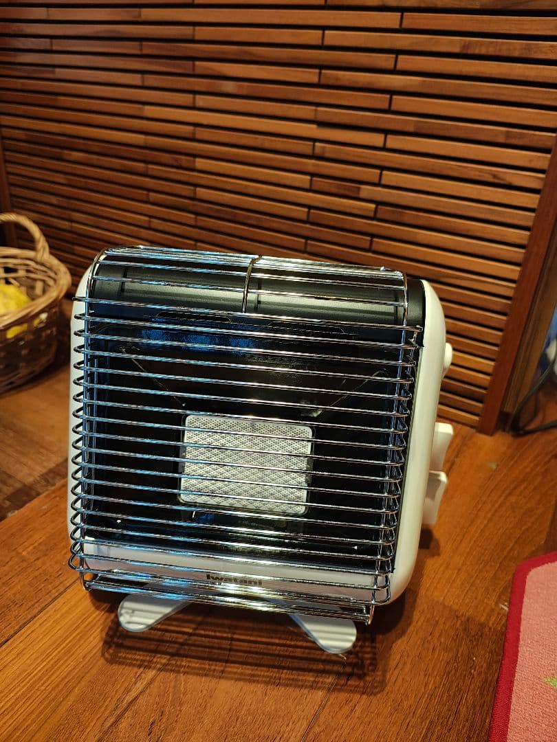 Iwatani イワタニ ガスストーブ ポータブル マイ暖　持ち運び