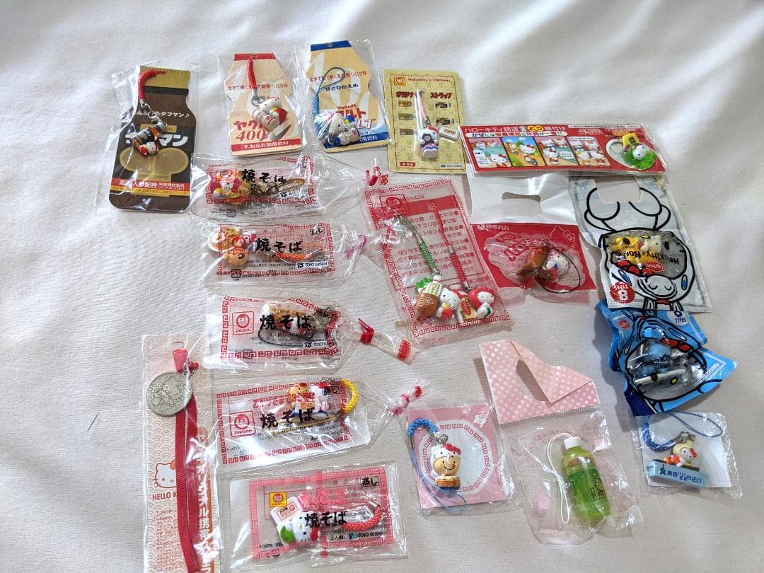 ■ハローキティ　ストラップ　ご当地　根付　非売品もまとめて　レア