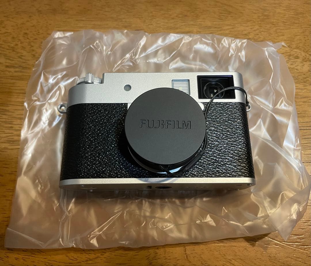 【新品】FUJIFILM デジタルカメラ　X half FX-HF1_S_JP