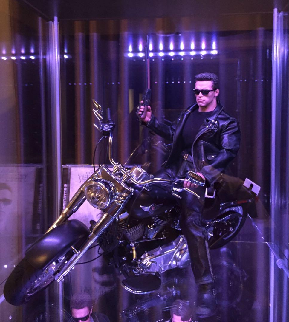 ホットトイズ ターミネーター2 T-800専用ハーレーダビッドソンファットボーイ