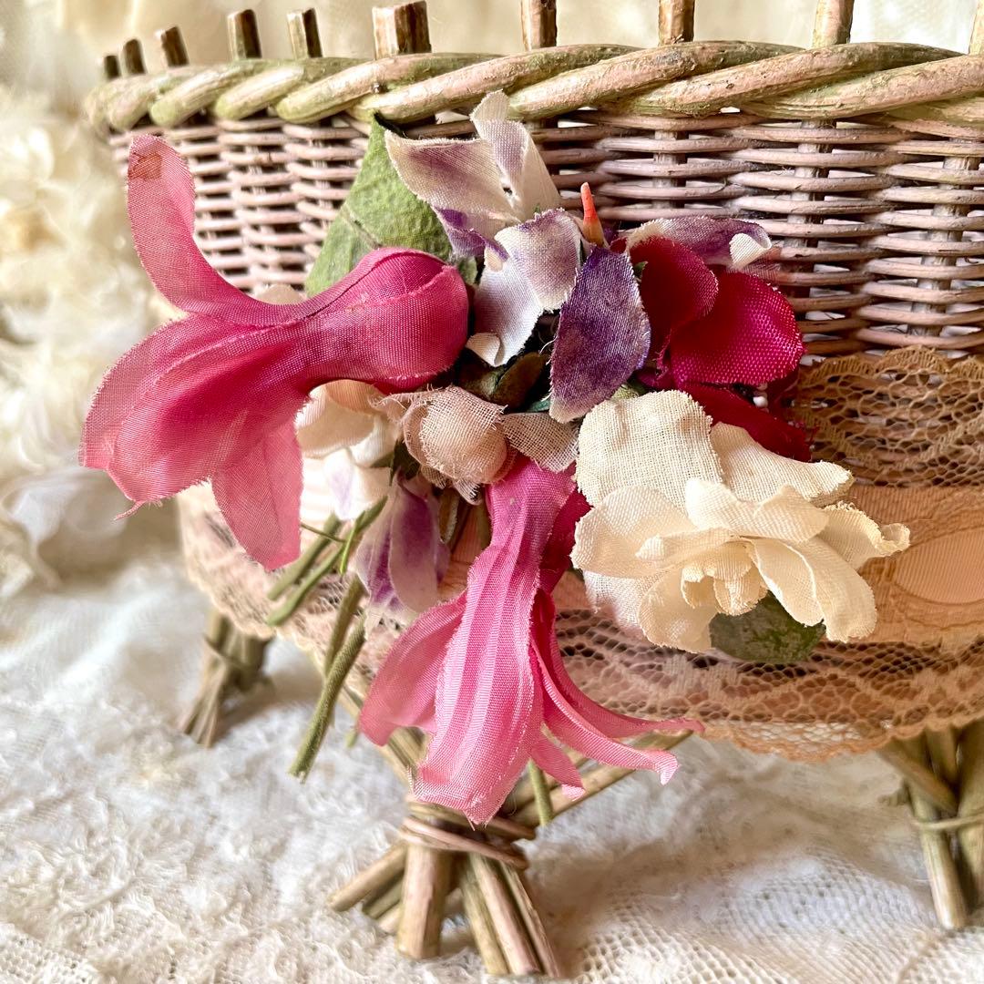 布花付きピンクドールパニエ　フランスアンティーク　かごカゴ籠　プレゼンテーション