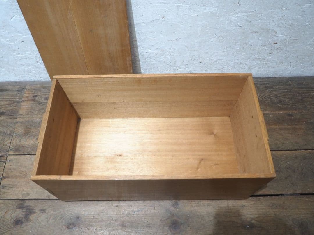 1238 ヴィンテージ　蓋付の古い木箱　ケース　ボックス　トランク　レトロ　収納