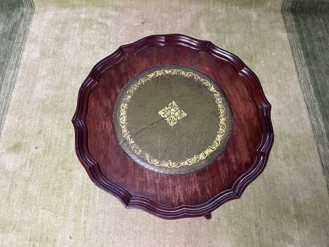 ダークブラウン円形木製テーブル