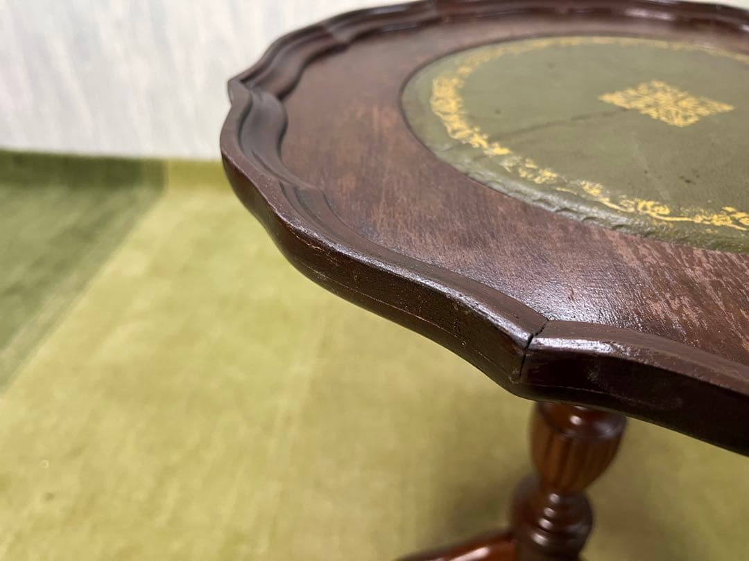 ダークブラウン円形木製テーブル