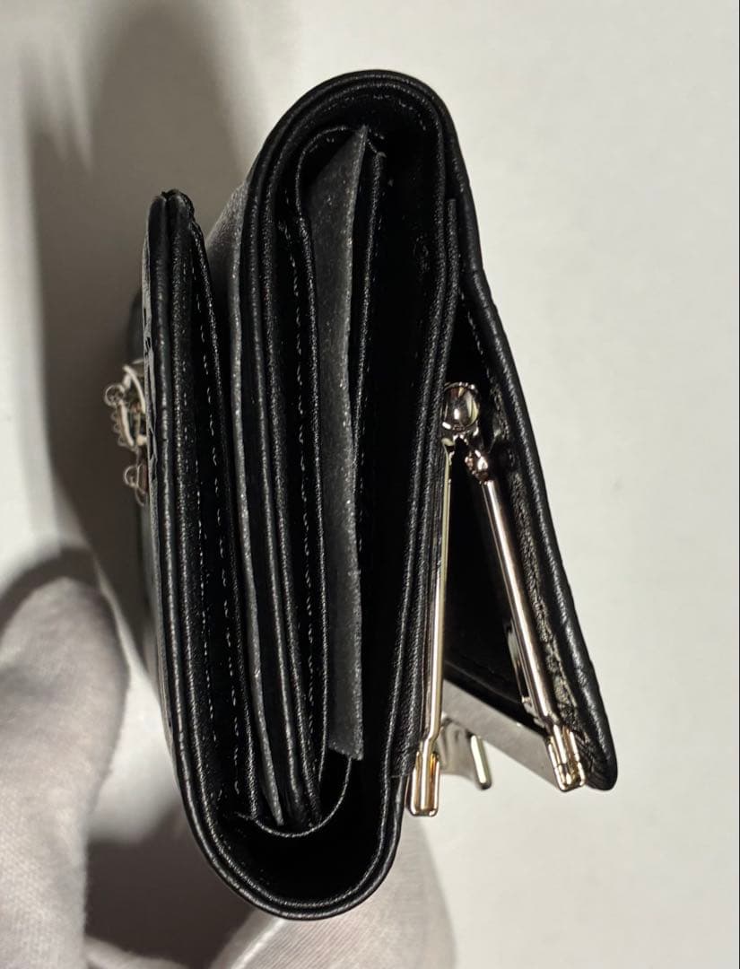 【内柄も素敵☆】Vivienne Westwood 三つ折り財布 マット 黒
