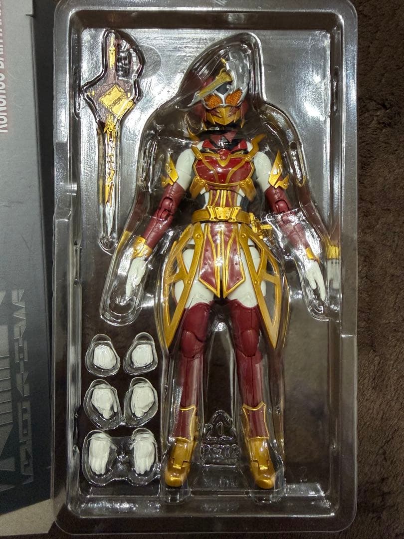 フィギュアーツ 仮面ライダーサーベラ