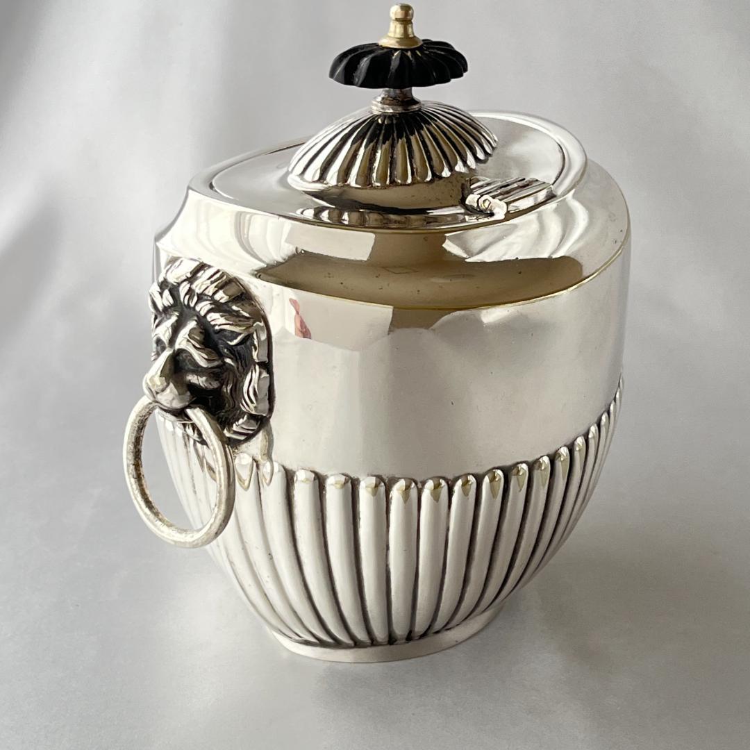 【英国】ライオンマスク ティーキャディ / ビスケットケース【シルバープレート】