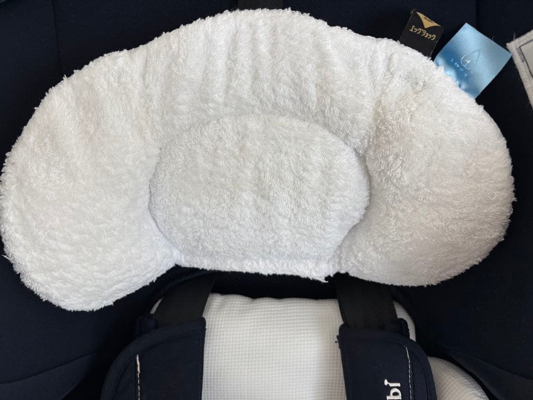 「新生児も安心」コンビ　チャイルドシート　ネイビー