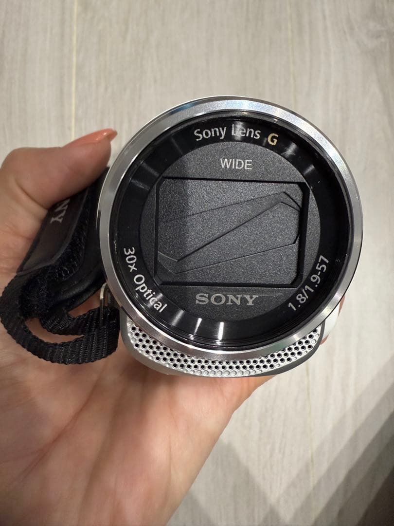 【極美品】SONY デジタルビデオカメラHDRCX680(W)ケース付き。