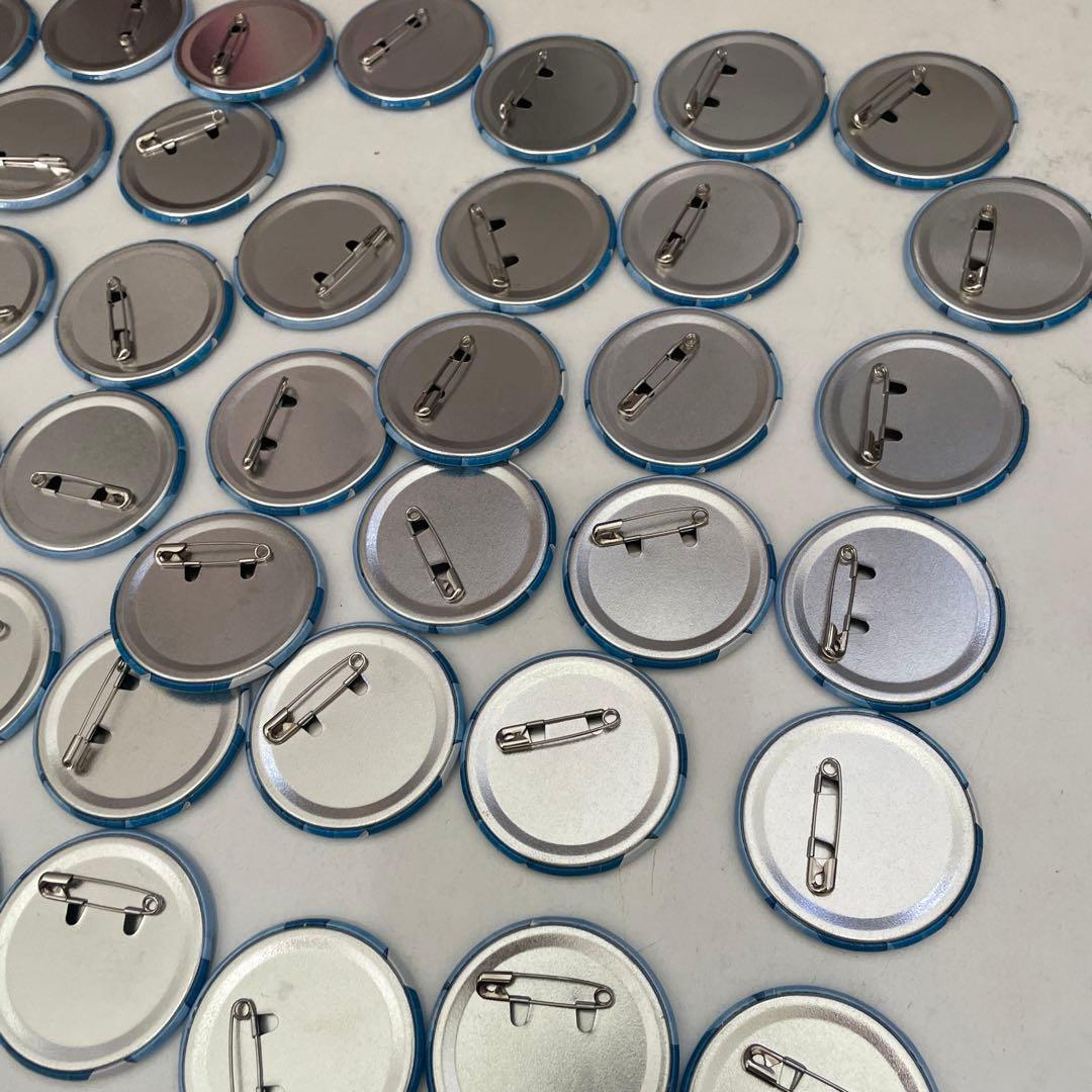 9.デジモン ブイモン マルイ　缶バッジ　THE BIGINNING　お祝い