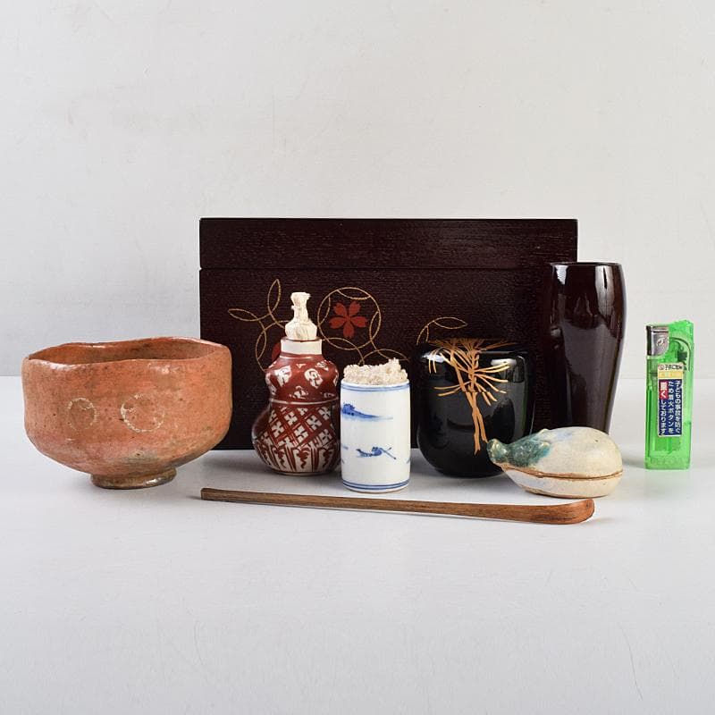 茶道具　柿合溜　四季七宝蒔絵　利休茶箱　赤楽茶碗　棗など　七点一式　MR9485