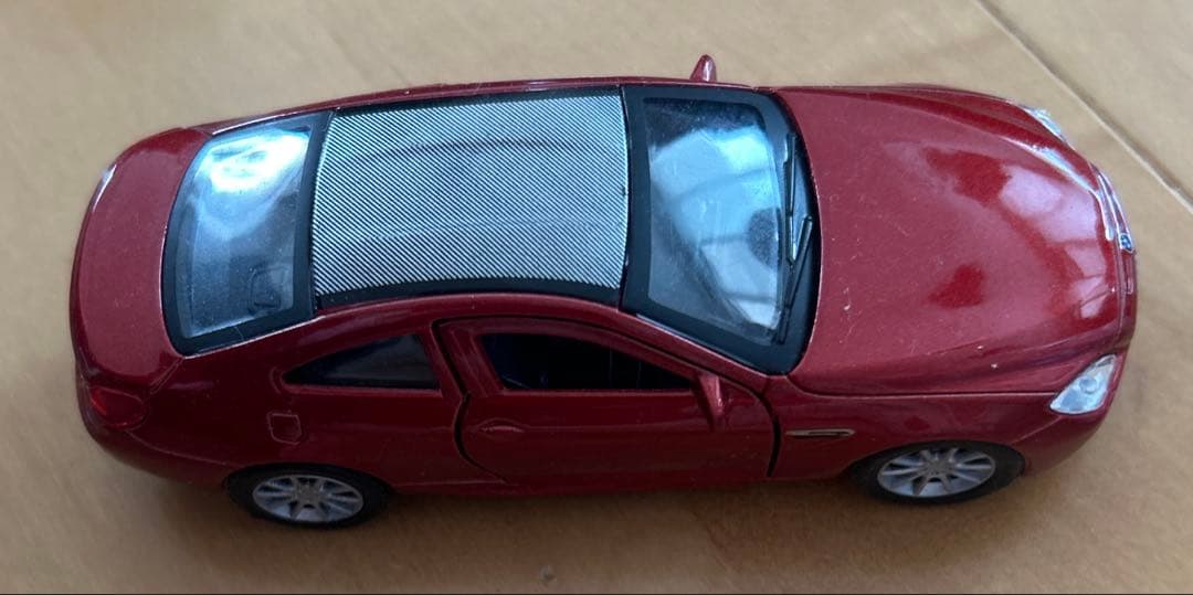 Maisto 1/42 BMW M6ミニカー