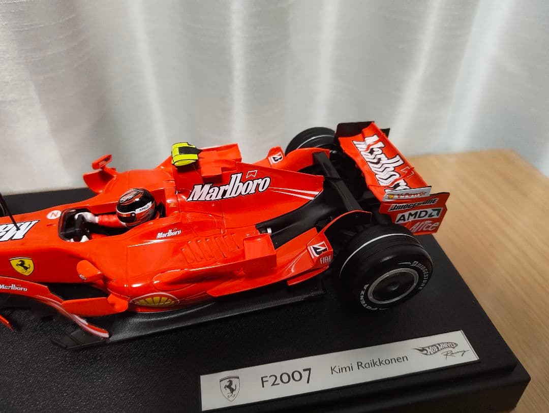 ミニカー Hot Wheels F2007 Kimi Raikkonen 1/18