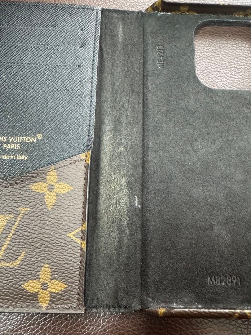 【LOUIS VUITTON】iPhone15pro ケース