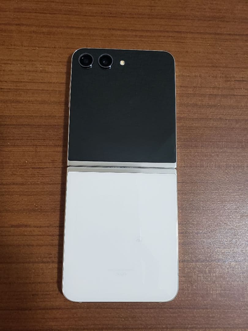 美品 Galaxy Z Flip 5 256GB/simフリー 国内版