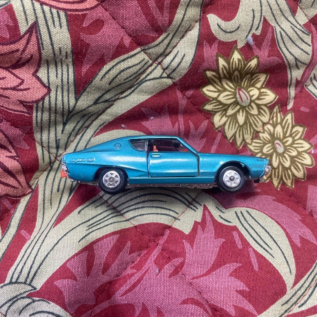 トミカ　水色？　skyline2000GT-X No.62
