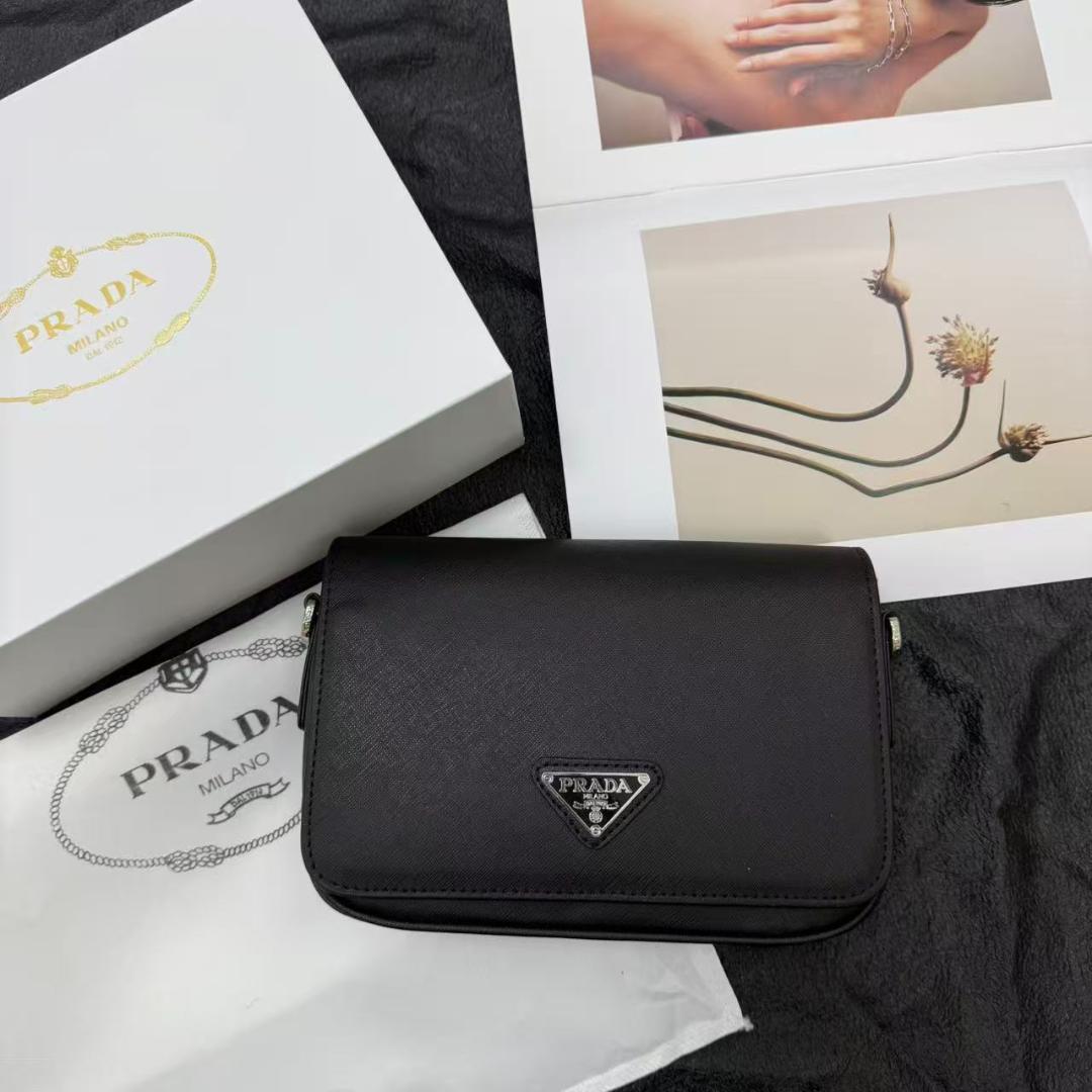 【極美品】プラダ カメラバッグ ショルダーバッグ 箱付
