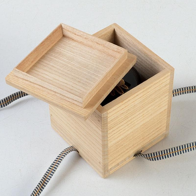 茶道具　和田寿峰作　水目　黒真塗　菊桐蒔絵　中棗　共箱　V　9378