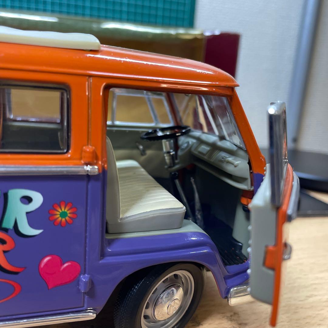 Volkswagen 1962 Microbus フラワーパワー