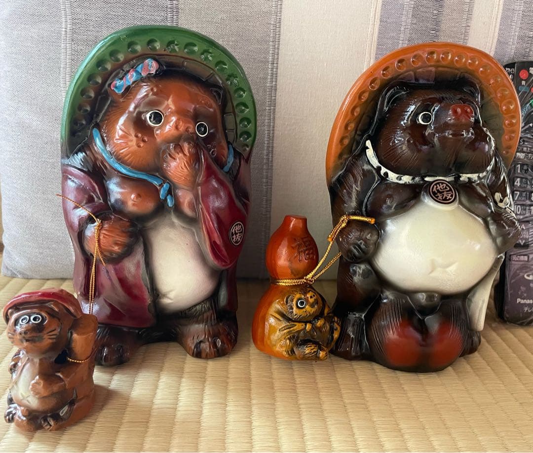 招き狸　貯金箱