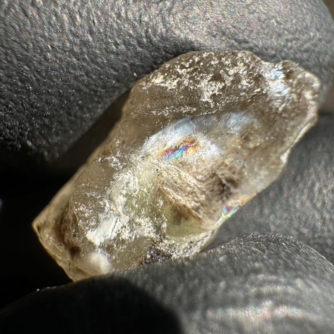 レインボー フェナカイト ロシア ウラル マリシェボ産 フェナサイト