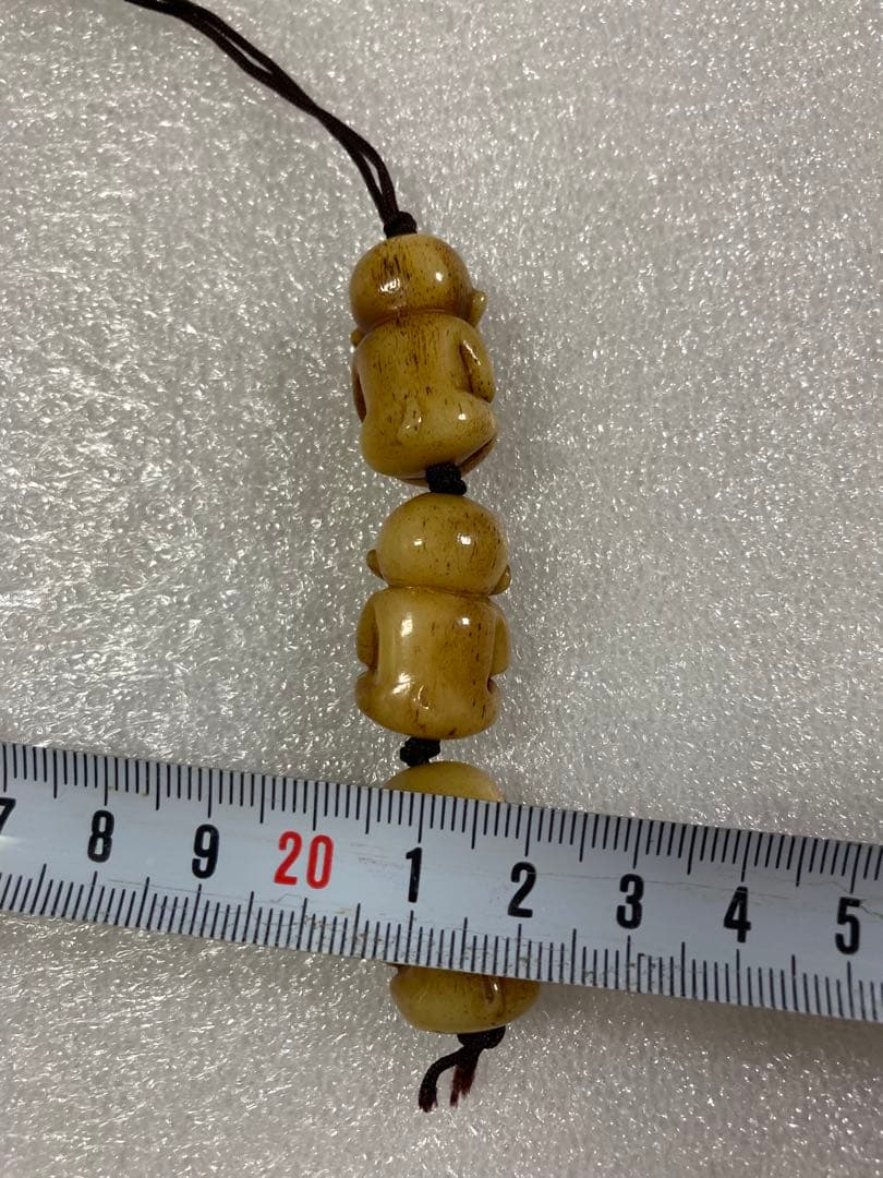 天然素材　見ざる言わざる聞かざる　三猿　彫刻　根付　提げ物