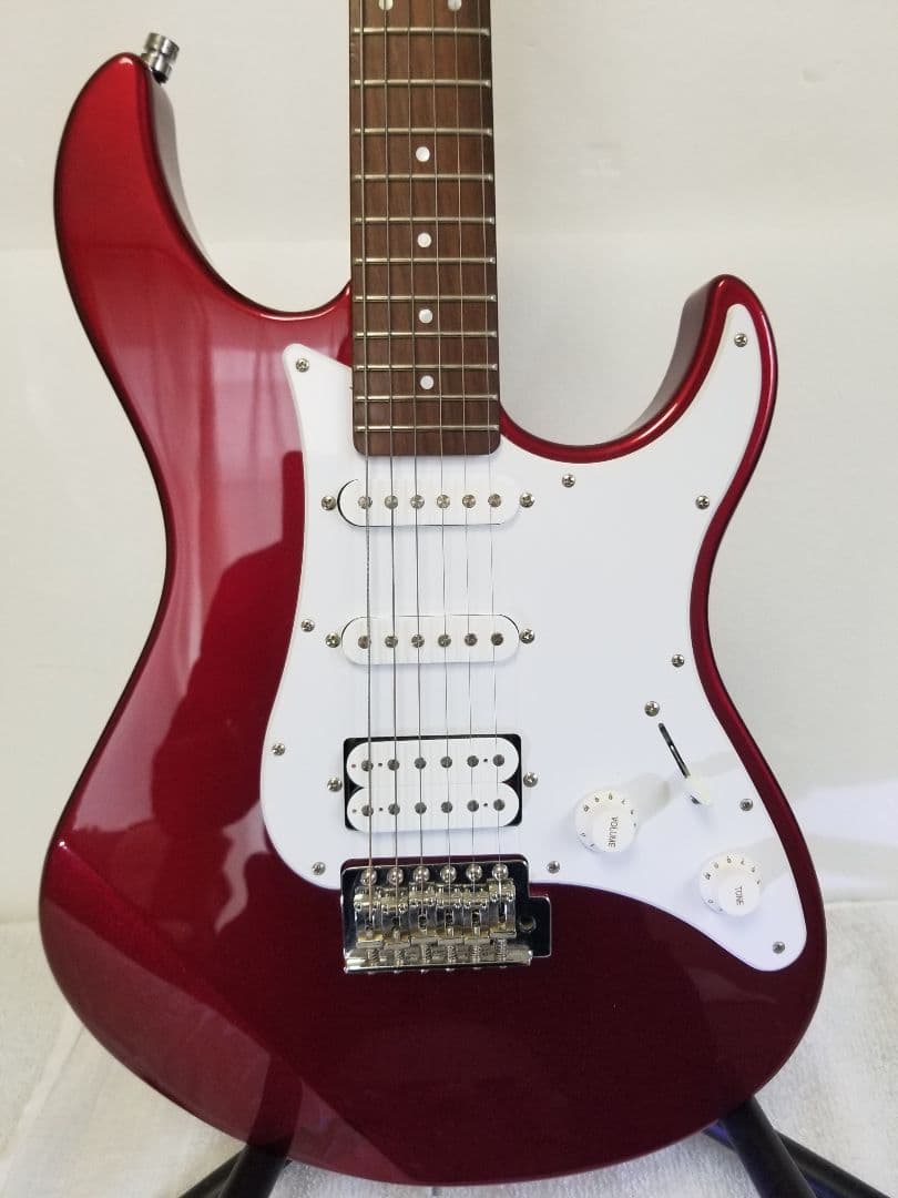 YAMAHA パシフィカPAC012 レッド ギターケース付き