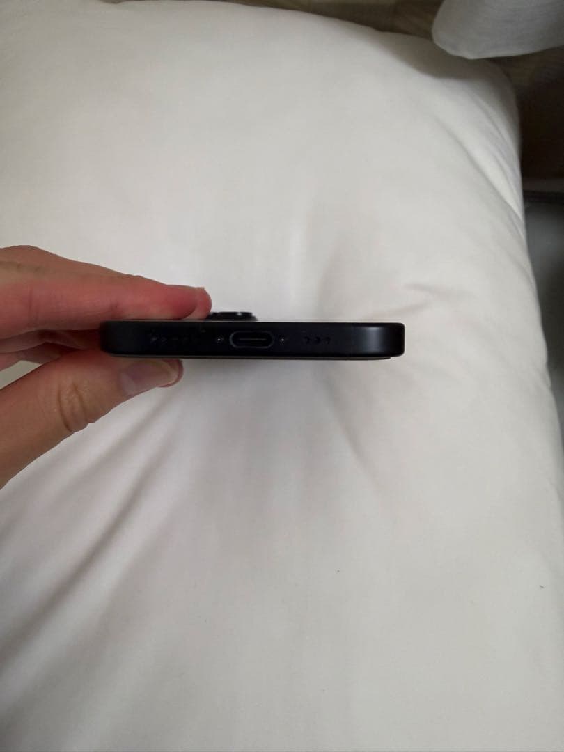 【新品同様】Apple iPhone 15 ブラック 256GB