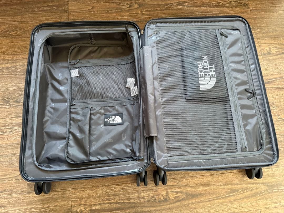 日本未発売　新品未使用　ザノースフェイス　キャリーケース　２４インチ　イエロー